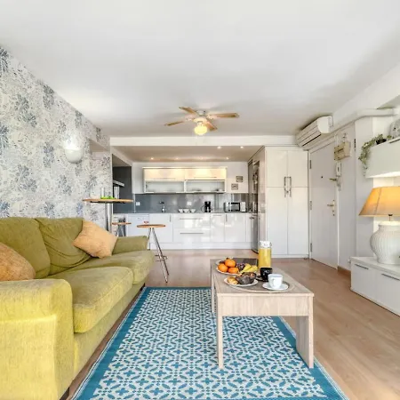 Apartment Penthouse 3br Chill Out 50m